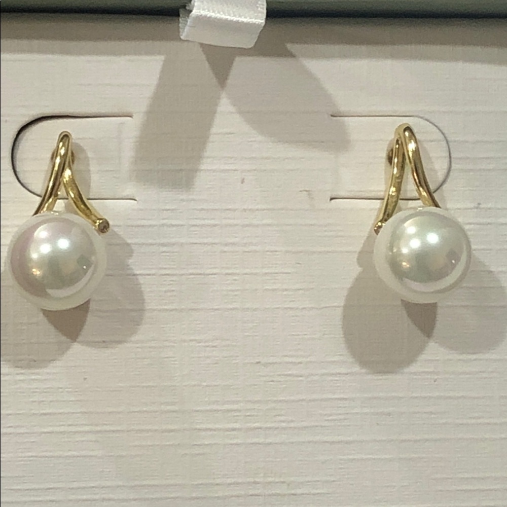Classy Sterling silver and pearl stud earrings new‎